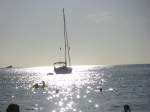 Allgemeinbilder/35898/auf-besonderen-wunsch-von-unserem-rolf auf besonderen Wunsch von unserem Rolf ein Schnappschu von der Cala Tarida auf Ibiza....hier gefiel ihm die gelbe Luftmatratze (die ich leider beim Foto aufgrund der Wasserspiegelung 'bersah'.
Aufgenommen im Oktober 2009 auf Ibiza